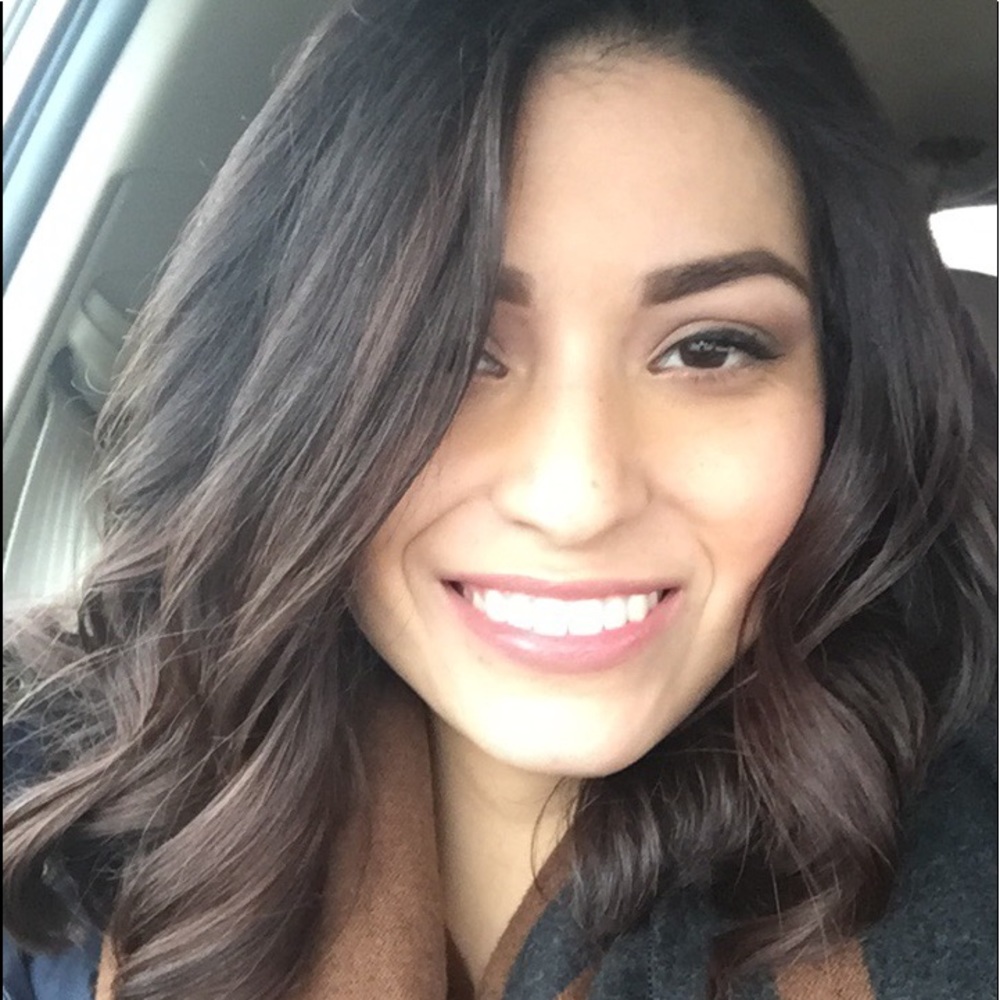 Meet your Posher, Cinthia